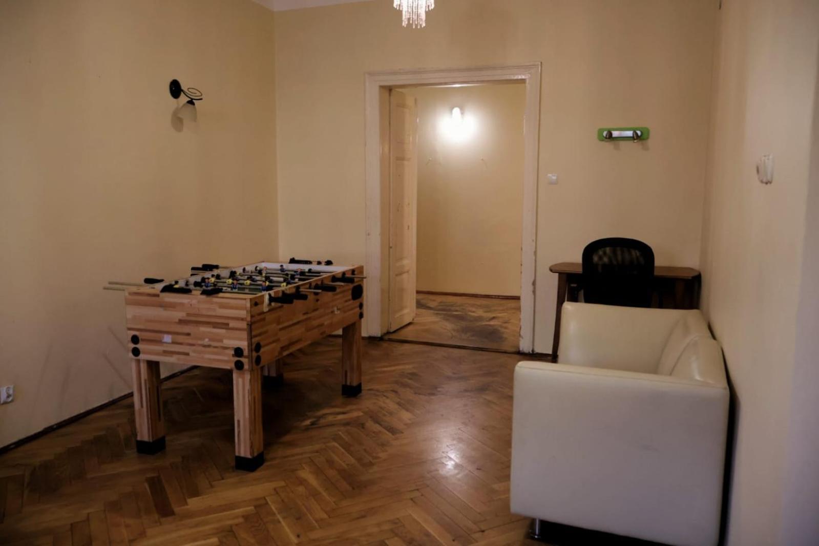 50 People Apartment คราคูฟ ภายนอก รูปภาพ