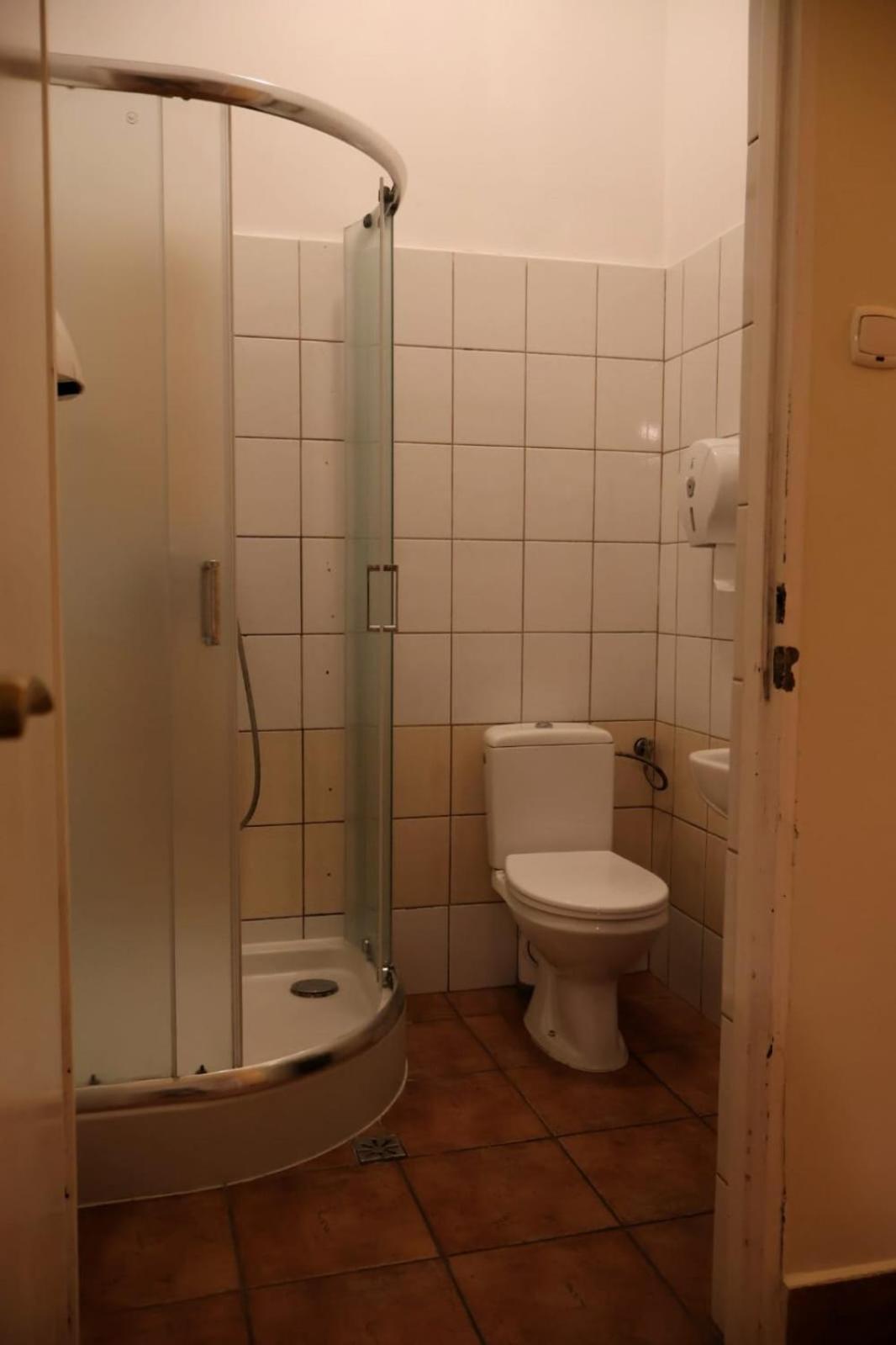 50 People Apartment คราคูฟ ภายนอก รูปภาพ