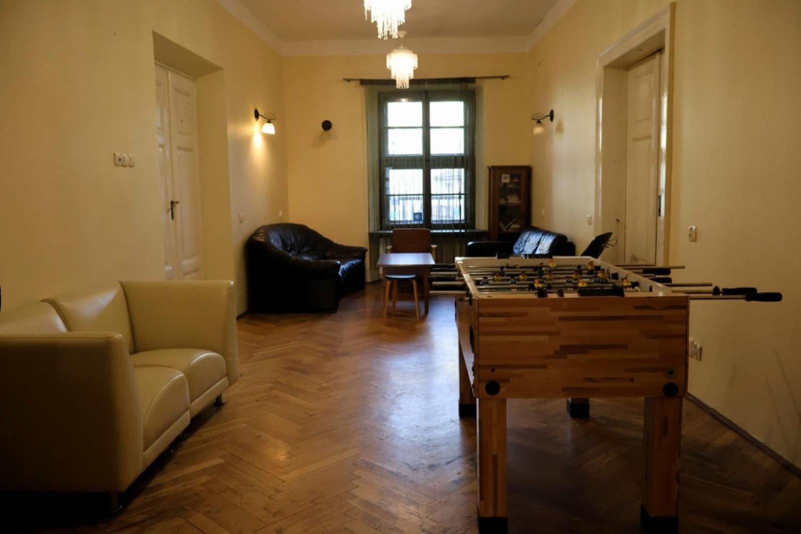 50 People Apartment คราคูฟ ภายนอก รูปภาพ