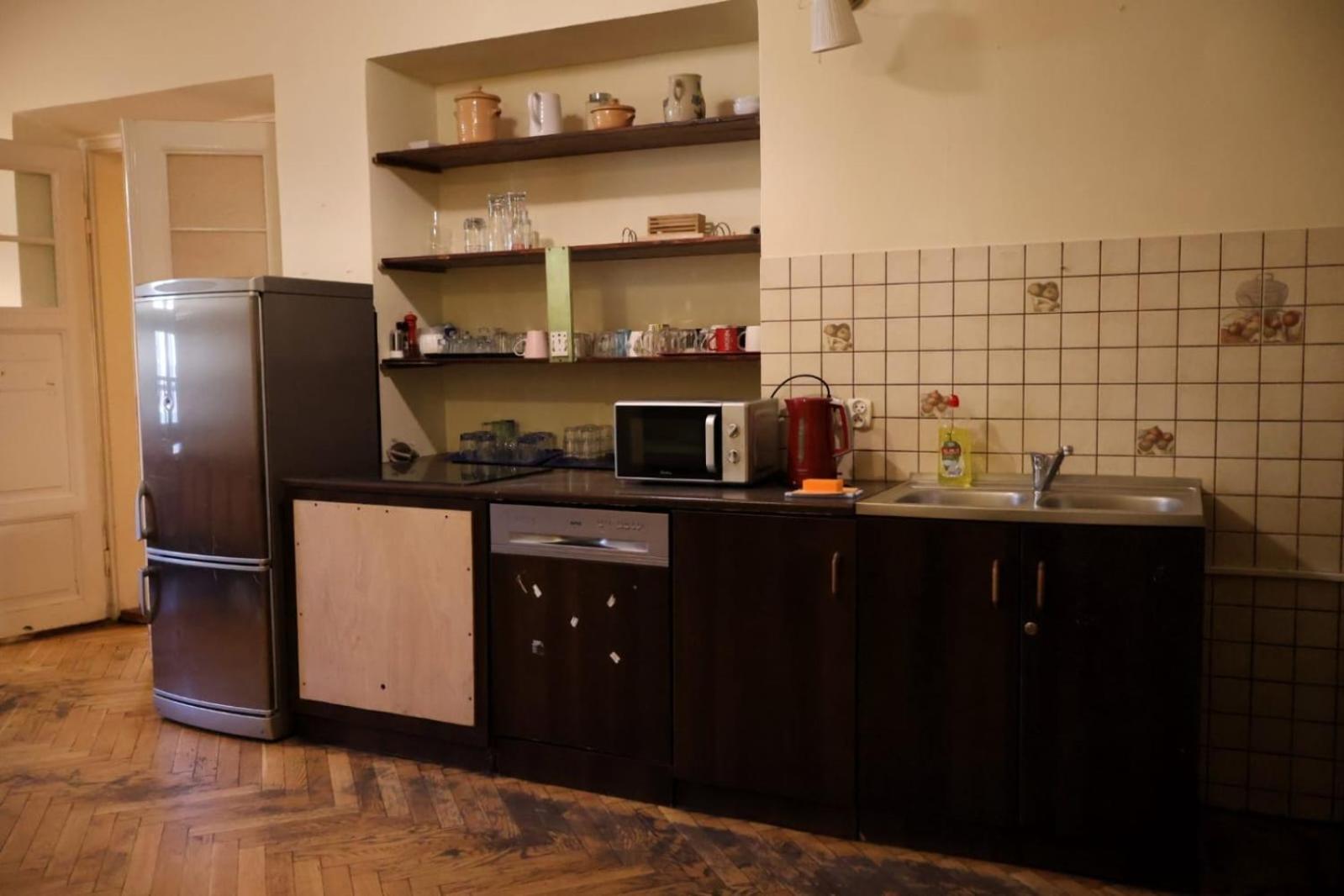50 People Apartment คราคูฟ ภายนอก รูปภาพ