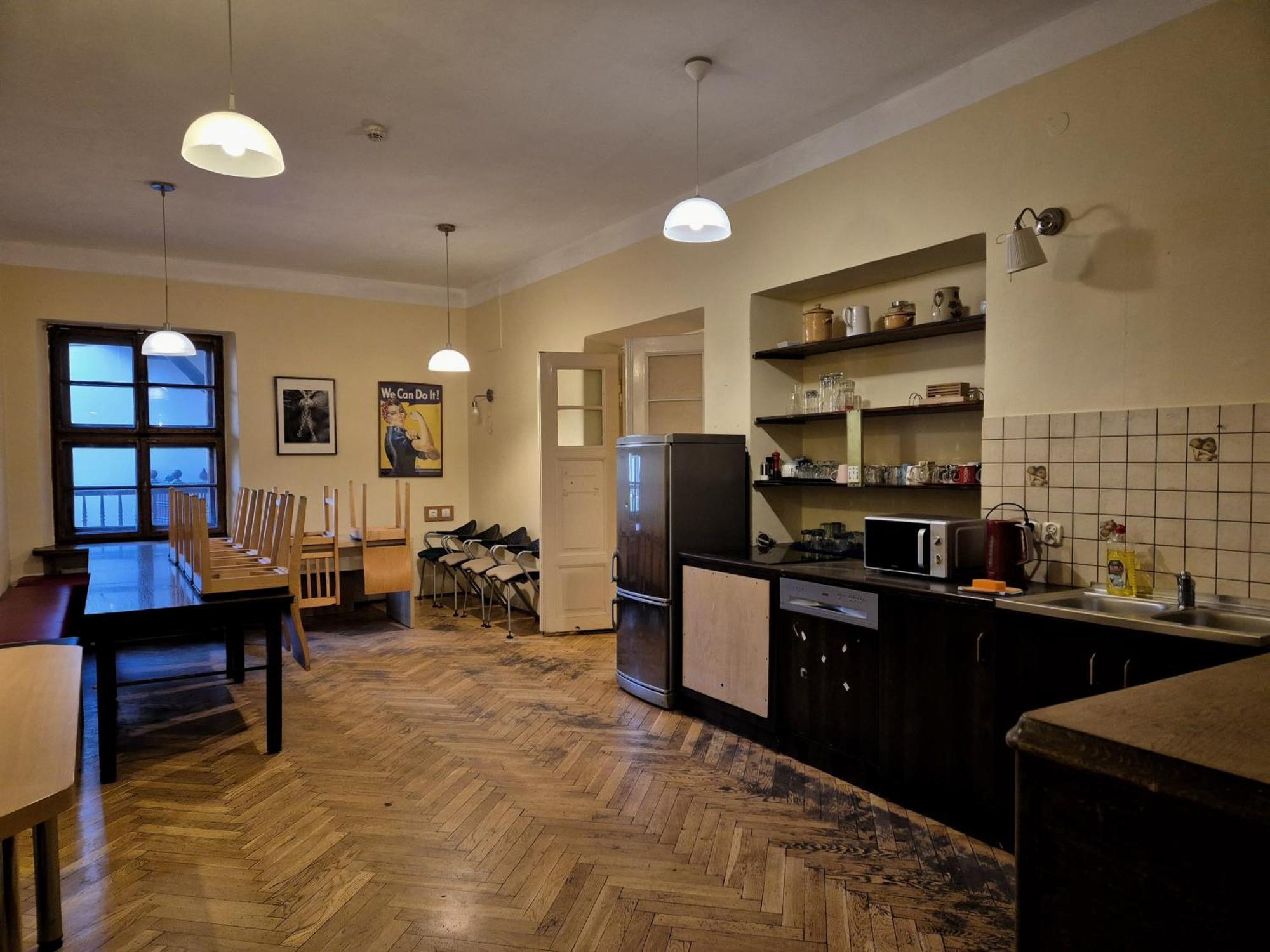 50 People Apartment คราคูฟ ภายนอก รูปภาพ